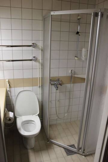 Фото номера Трехместный номер Отель Aapiskukko Hotel г. Пялькяне 5